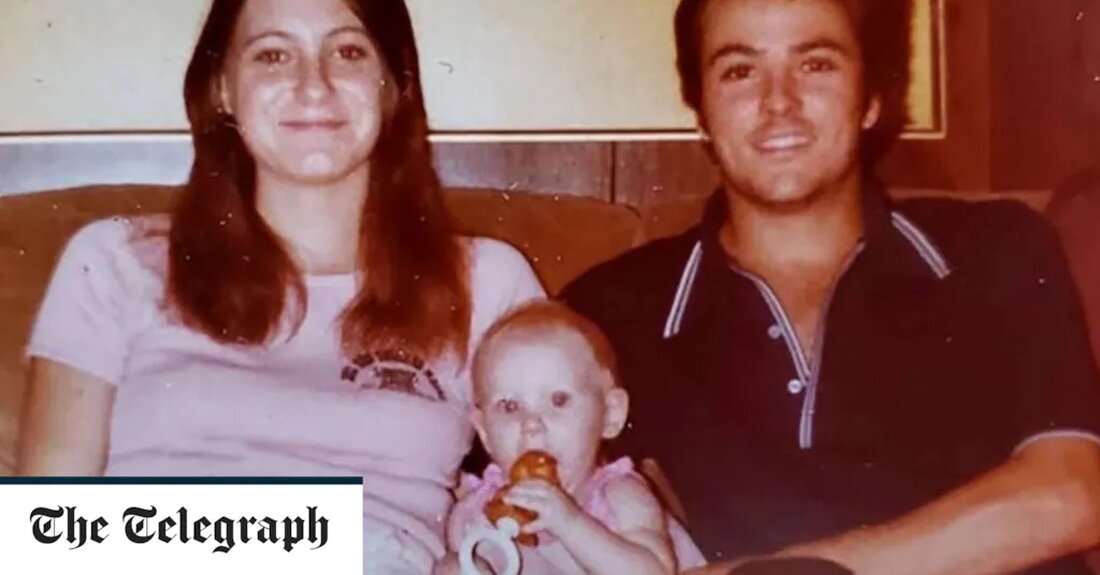Ein Kind namens „Baby Holly“, nachdem es in den 1980er Jahren verschwunden war, als seine Eltern offenbar in Texas ermordet wurden, wurde mehr als 40 Jahre später lebend gefunden. Holly Marie Clouse, jetzt 42, wurde „lebendig und wohlauf“ gefunden, nachdem eine Gruppe von Ermittlern von Erkältungsfällen Genealogie verwendet hatte, um ihre Eltern, die Mordopfer Tina Gail Linn Clouse und Harold Dean Clouse Jr., eindeutig zu identifizieren, teilten Beamte mit. Harold und Tina Clouse waren Ende 1980 verschwunden, als sie von Florida nach Texas zogen. Das frisch Vermählte wurde wenige Monate später in einem Wald in Houston tot aufgefunden. Ihre Überreste &hellip;