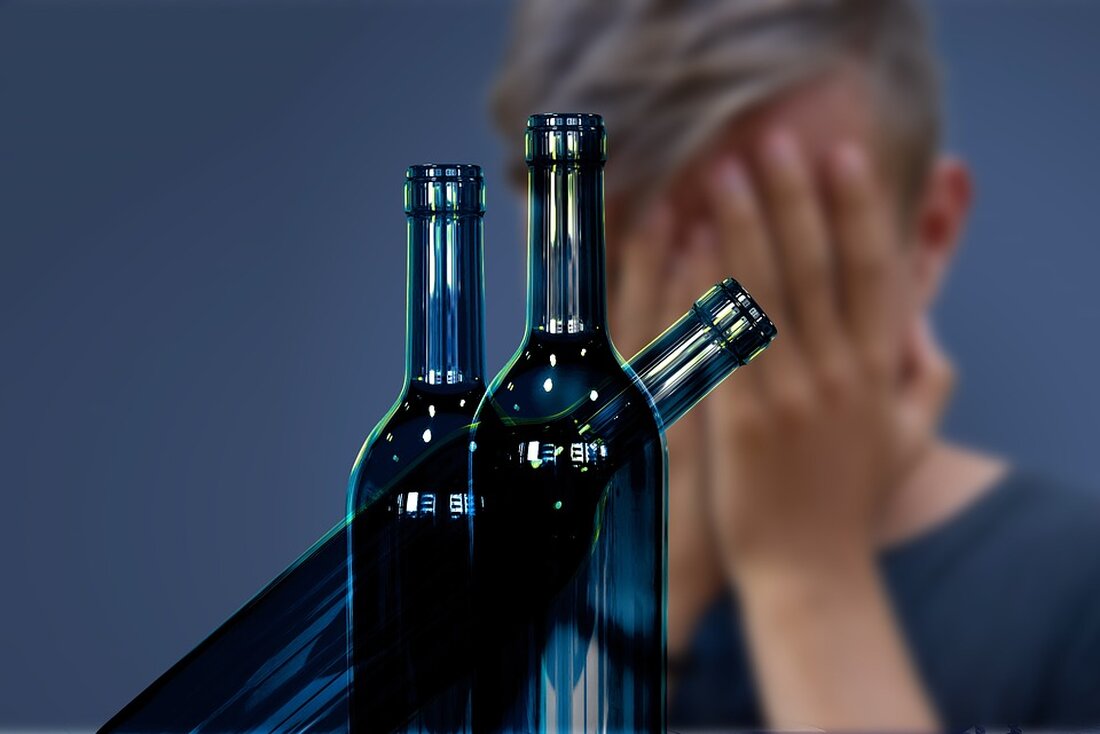 "Alkoholkonsum bei Sommerhitze: Erfahren Sie, warum der Konsum von Alkohol bei heißem Wetter ein unterschätztes Risiko darstellt. Lesen Sie Tipps von Prof. Dr. med. Henning T. Baberg über verantwortungsvolles Feiern und erfahren Sie mehr über die Risiken von Dehydrierung und Hitzschlag. Ein Artikel des Helios Klinikums Berlin-Buch."