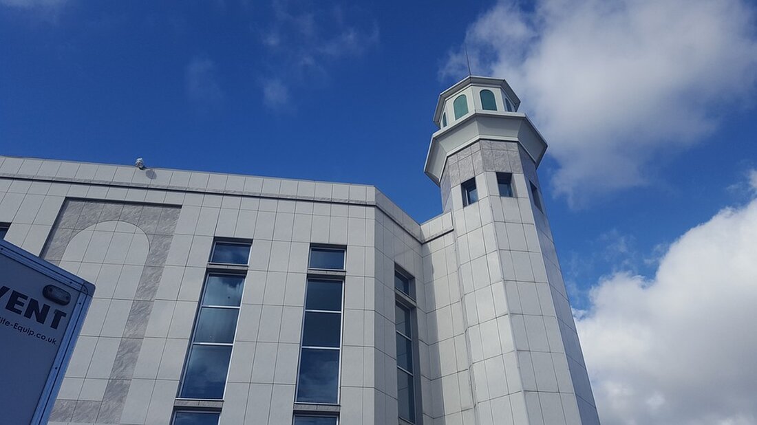 50.000 Muslime versammeln sich in der Eifel für das Kalif-Treffen, mit strikter Geschlechtertrennung und umfassender Sicherheit.