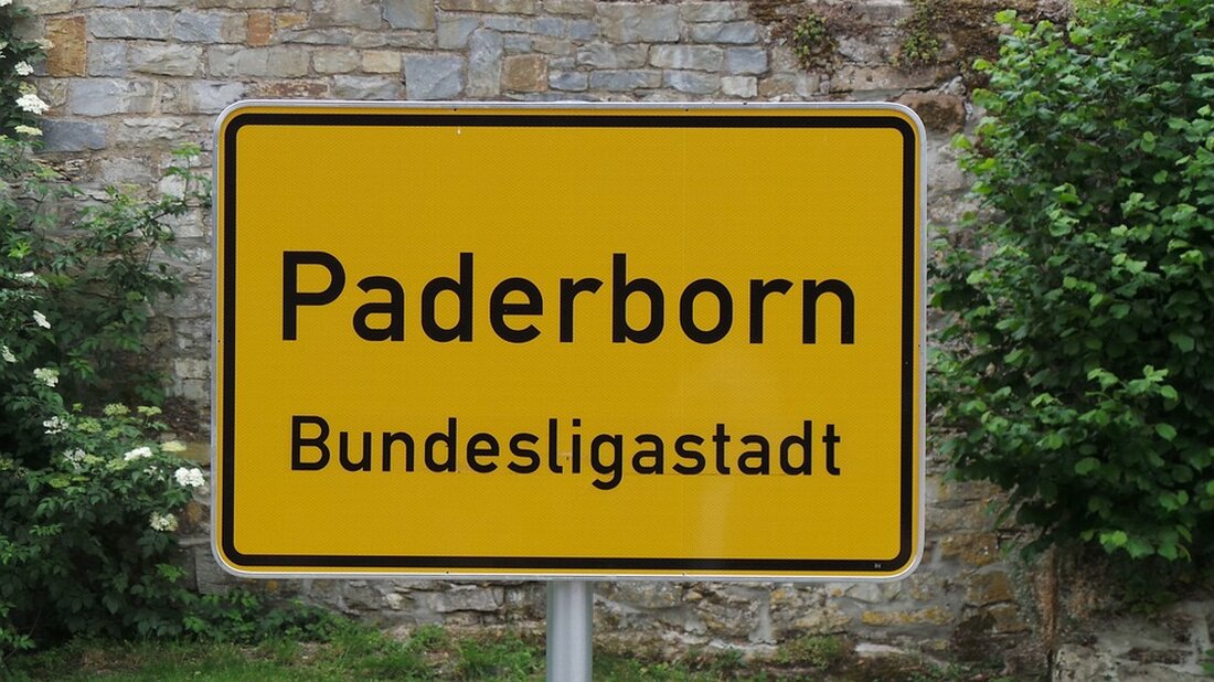 Entdecken Sie die Initiative "ENDLICH" beim Aktionsspieltag des SC Paderborn 07 am 4. Oktober 2024 gegen Jahn Regensburg. Informieren Sie sich über die Teillegalisierung von Medizinalcannabis und die damit verbundenen Therapie-Möglichkeiten. Prominente Unterstützer und ein spezielles Sondertrikot sollen auf Vorurteile aufmerksam machen und einen offenen Diskurs fördern. Erfahren Sie mehr über die positiven Aspekte von Medizinalcannabis und die Wichtigkeit einer sachlichen Diskussion.