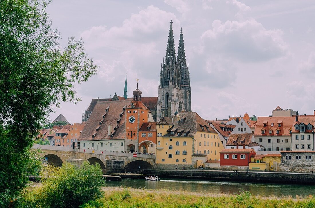 Regensburgs Umgang mit kriminellen tunesischen Asylbewerbern: Maßnahmen, Strafverfolgung und gesellschaftliche Reaktionen.
