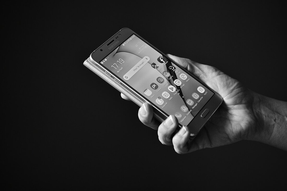Die Telekom verbessert die Mobilfunkversorgung im Landkreis Ilm-Kreis durch den Ausbau von 5G. Die Abdeckung und die Bandbreite nehmen zu, auch der Empfang in Gebäuden wird besser. Weitere Standorte und Erweiterungen sind geplant. Erfahren Sie mehr über die Verfügbarkeit von Mobilfunk an Ihrem Wohnort auf www.telekom.de/netzausbau.