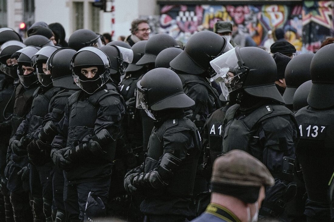 16-Jähriger aus Stuttgart-Nord vermisst - Polizei startet Fahndung. Aufmerksamkeit der Zeugen erforderlich! Alle Infos hier. #Stuttgart #Polizei #Vermisstenfall