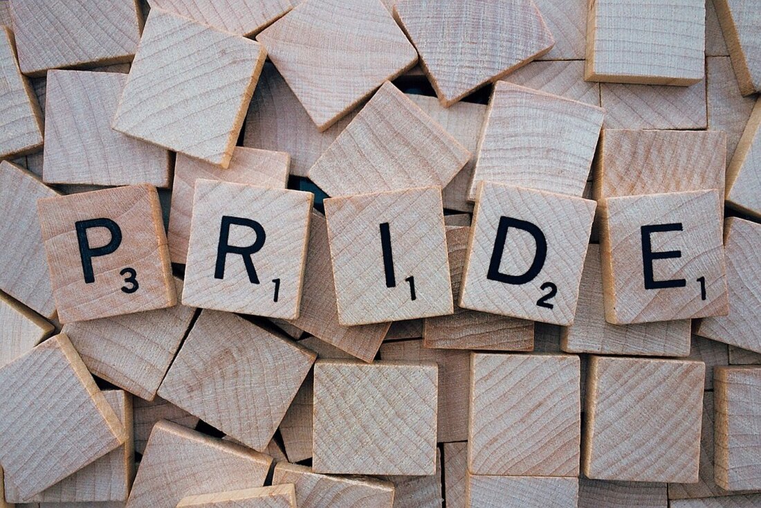 Lieferando startet den Lieferando Pride Guide, um queergeführte und queerfreundliche Restaurants in ganz Deutschland zu unterstützen. Mit diesem Projekt setzt sich Lieferando aktiv für die Sichtbarkeit und Sicherheit der LGBTQIA+ Community ein. Erfahre mehr über den Pride Guide und wie Lieferando inklusive Räume schafft.