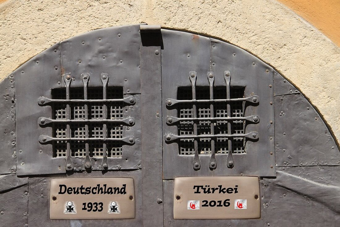 Deutschland plant Abschiebungen in die Türkei, doch Ankara dementiert: Kein Rückführungs-Deal laut türkischem Außenminister.