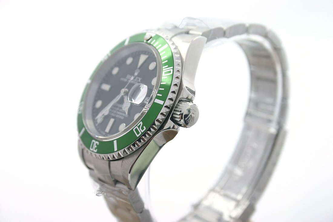Entdecken Sie die faszinierenden Ergebnisse einer Umfrage von Chrono24 über die Kaufmotivation von Luxusuhren in Deutschland. Erfahren Sie, warum Design und Qualität für Erstkäufer entscheidend sind und welche Marken besonders beliebt sind. Begleiten Sie uns auf der Reise in die Welt der zeitlosen Statussymbole und erfahren Sie mehr über das Interesse der Generation Z an Luxusuhren. Schlagen Sie einen Blick in die Trends, die die Uhrenbranche prägen!