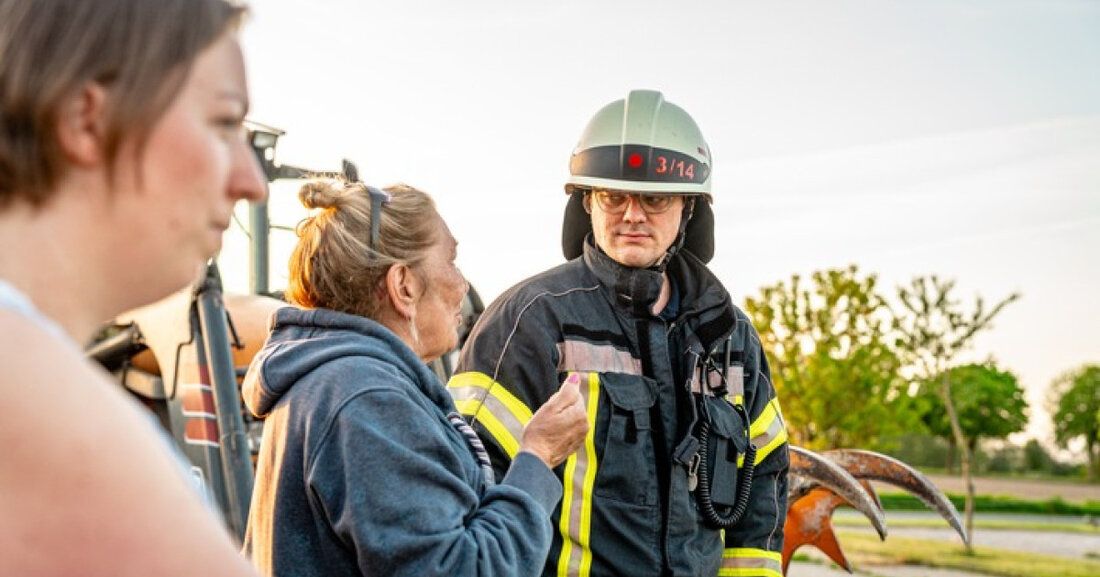 Die Freiwillige Feuerwehr Bedburg-Hau führte kürzlich eine realistische Übung am Landgasthof "Westrich" durch, um Wissen und Sicherheit zu vermitteln.