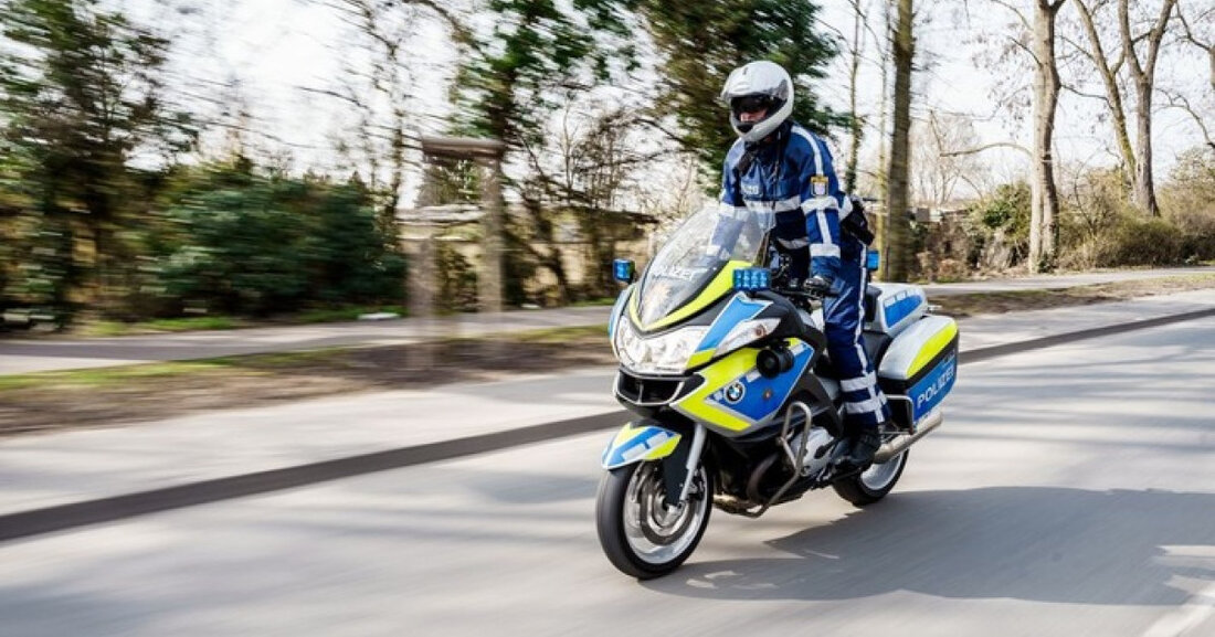 Erste Biker-Safety-Tour des Polizeipräsidiums Südosthessen begeistert Motorradfahrer bei strahlendem Wetter im Main-Kinzig-Kreis.