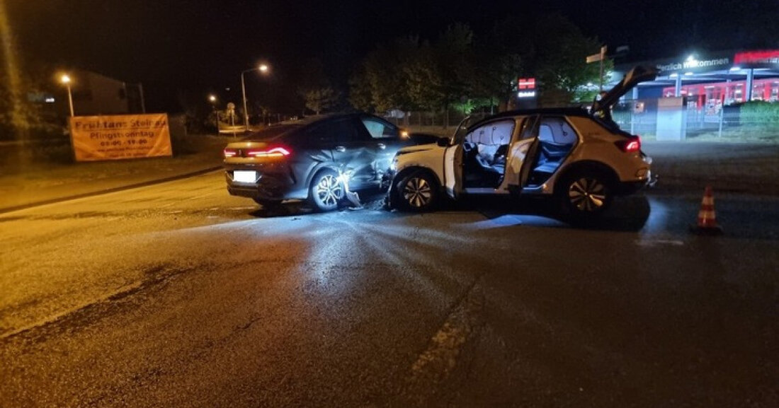 Am Sonntag kam es in Cuxhaven zu mehreren Verkehrsunfällen mit Verletzten und hohen Sachschäden. Polizei ermittelt.