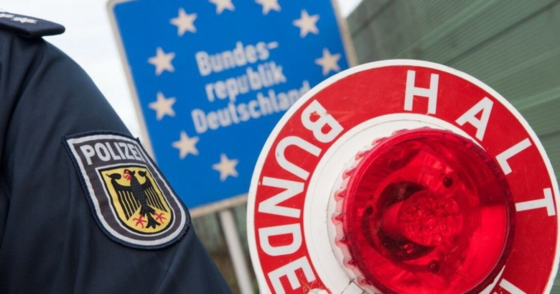 Bei einer Grenzkontrolle nahe Bad Bentheim wurde ein 61-Jähriger festgenommen, der wegen eines Haftbefehls ins Gefängnis muss.