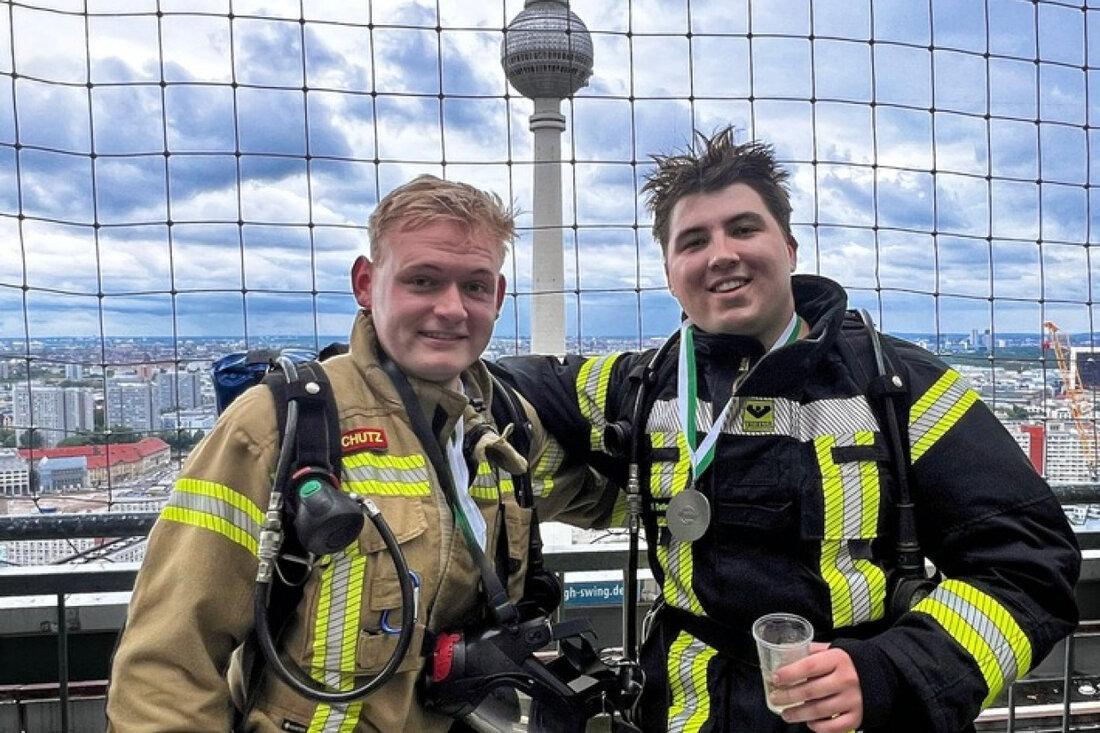 Ein Feuerwehrmann aus Huntlosen bezwingt im Wettbewerb die 770 Stufen des Park Inn Hotels in Berlin. Fitness und Teamgeist stehen im Fokus.