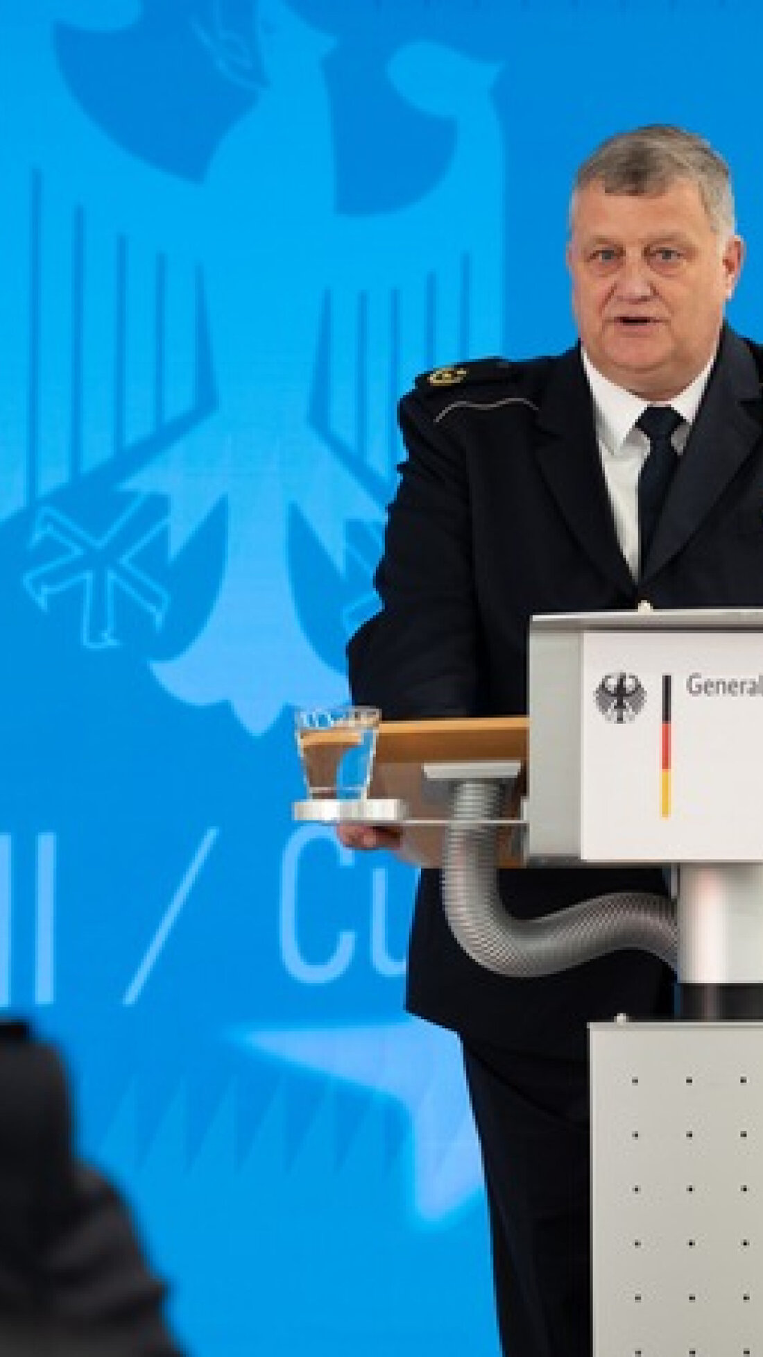 Dr. Jörg Ochs wurde am 20. Mai 2025 als neuer Direktionspräsident der Generalzolldirektion und Chief Digital Customs Officer eingeführt.