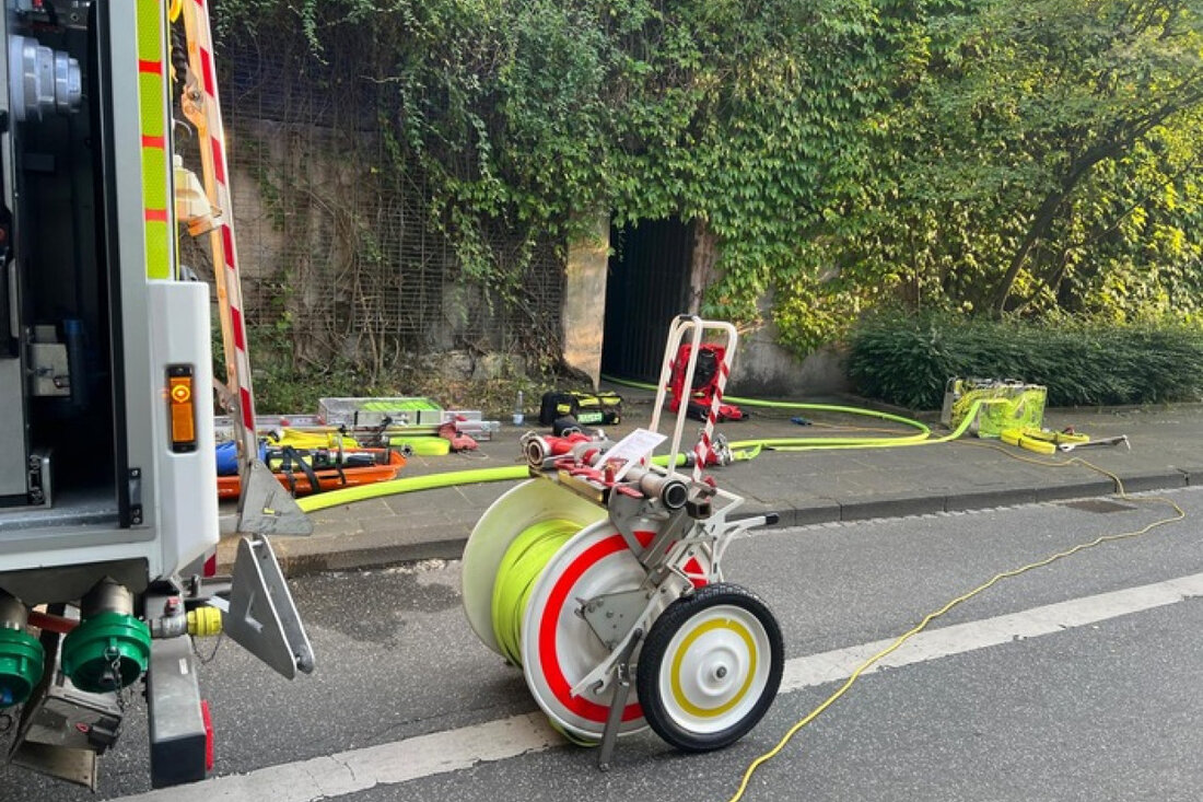 Am 20.05.2025 meldete Feuerwehr Bonn einen Einsatz aufgrund von Rauch aus einem Hochbunker in Dransdorf. 50 Einsatzkräfte suchten den Brandherd.