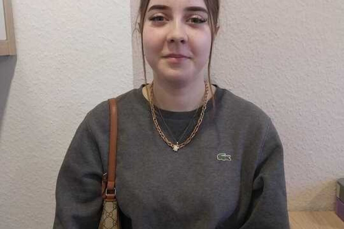 Seit Freitag wird die 14-jährige Nika B. aus Blekendorf vermisst. Polizei sucht Unterstützung aus der Bevölkerung und Medien.