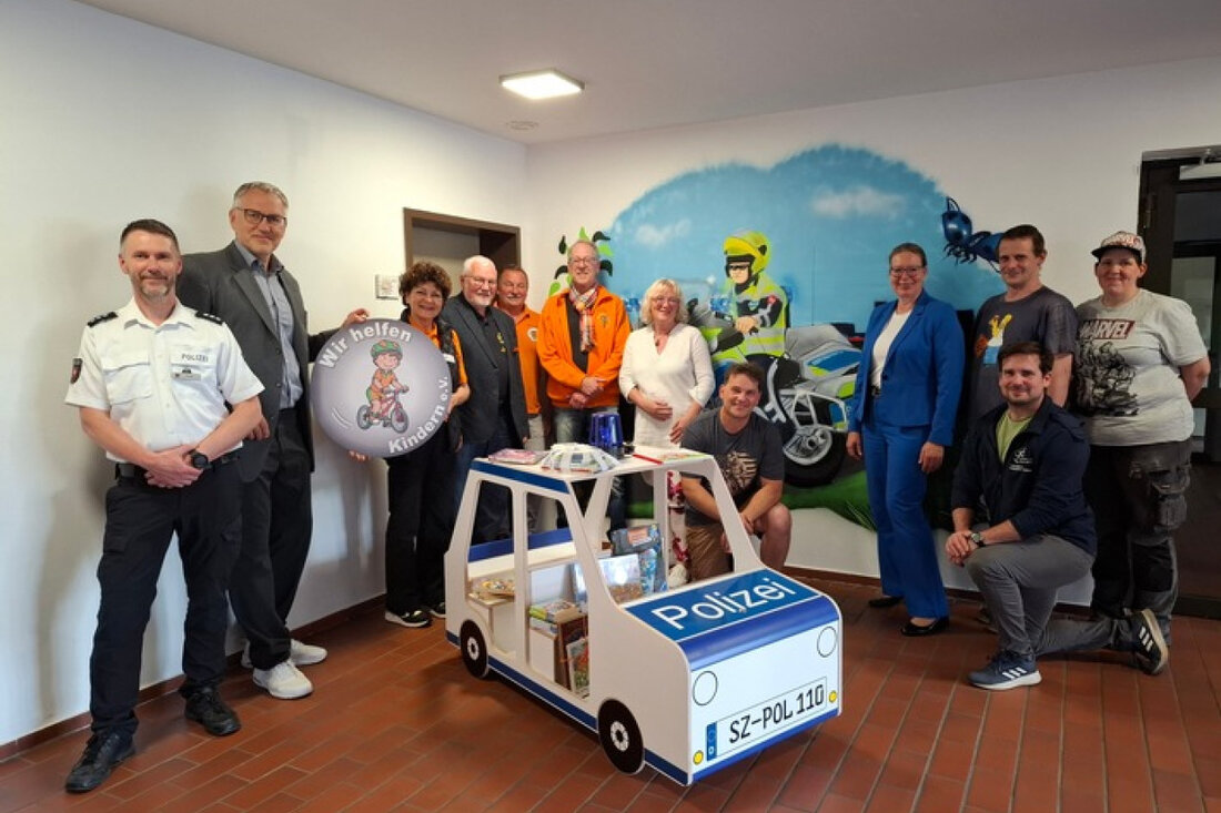 Polizeiinspektion SZ/PE/WF eröffnet Spielecke für Kinder nach erfolgreicher Spendenaktion. Dank an "Wir helfen Kindern e.V."!
