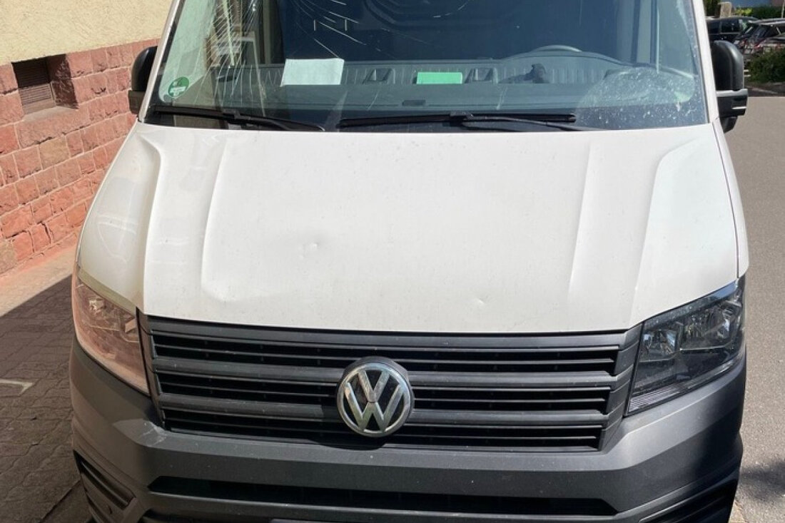 Unbekannte beschädigten einen VW Crafter in der Bännjerstraße in Kaiserslautern. Zeugen werden um Hinweise gebeten.