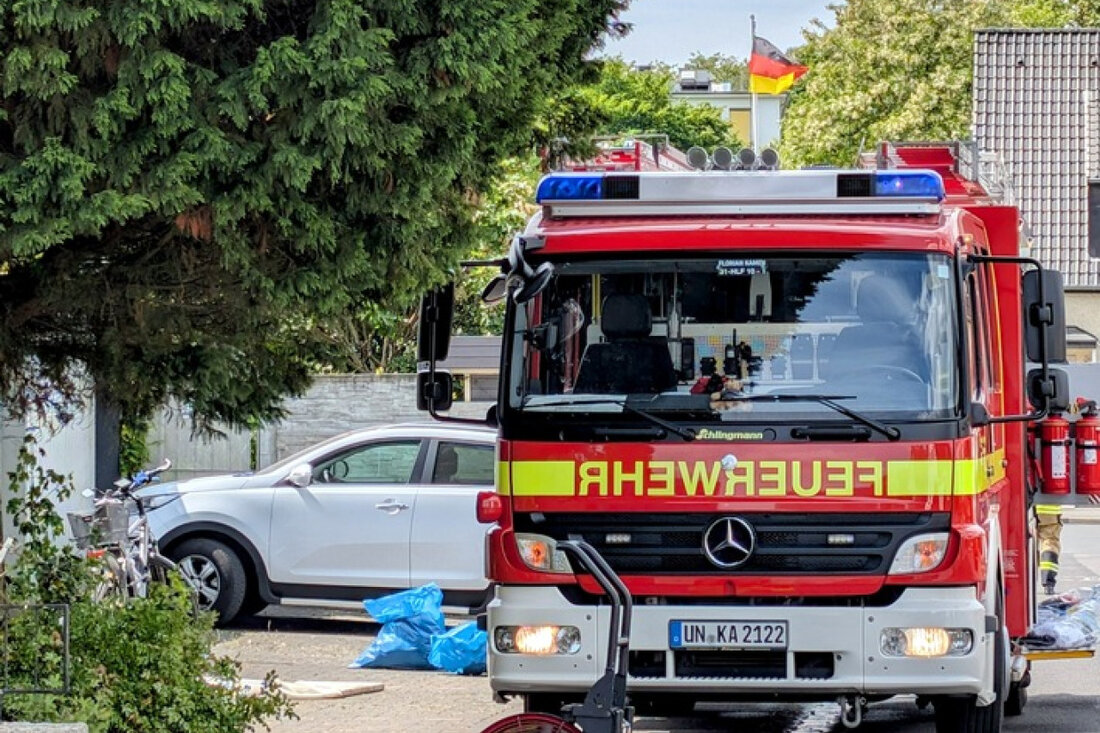 Freiwillige Feuerwehr Kamen bekämpfte am Mittwoch einen Kellerbrand in Heeren-Werve. Keine Verletzten, Brandursache ermittelt.