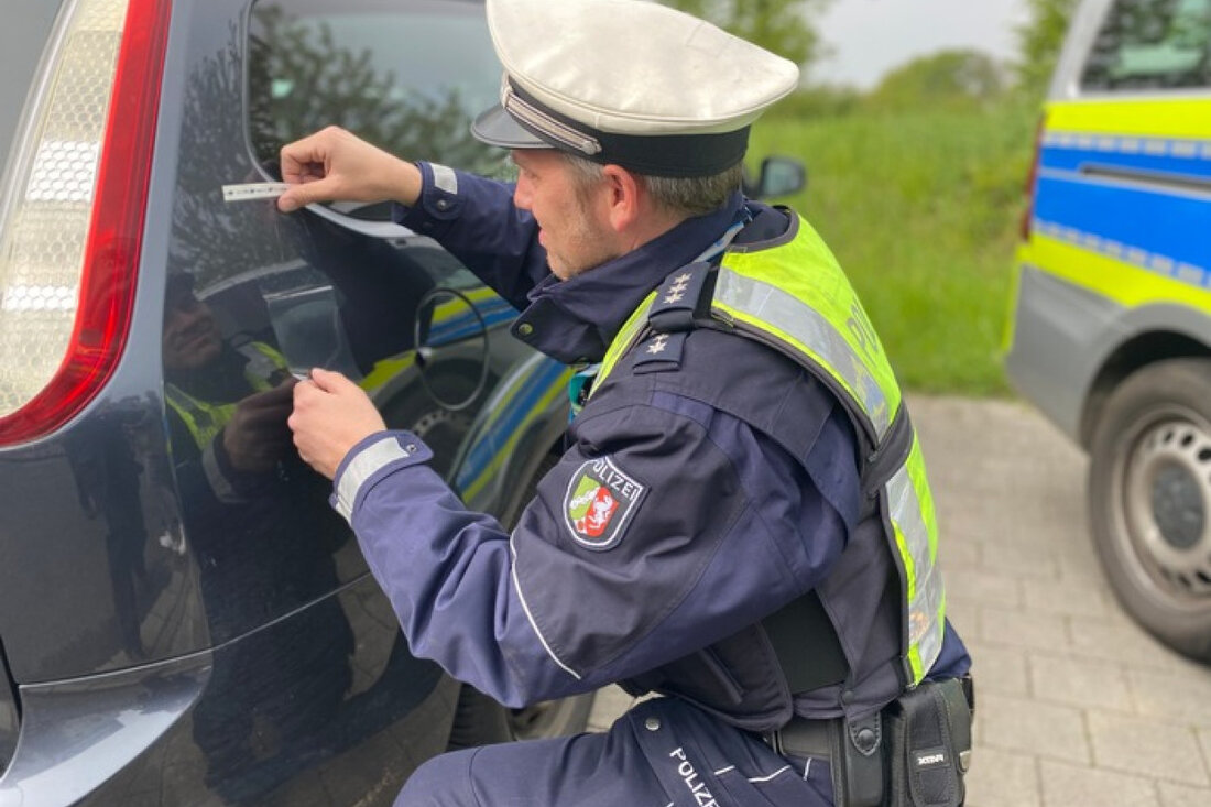 Die Polizei Mettmann berichtet über mehrere Verkehrsunfallfluchten in Ratingen, Langenfeld und Hilden. Hinweise erbeten.