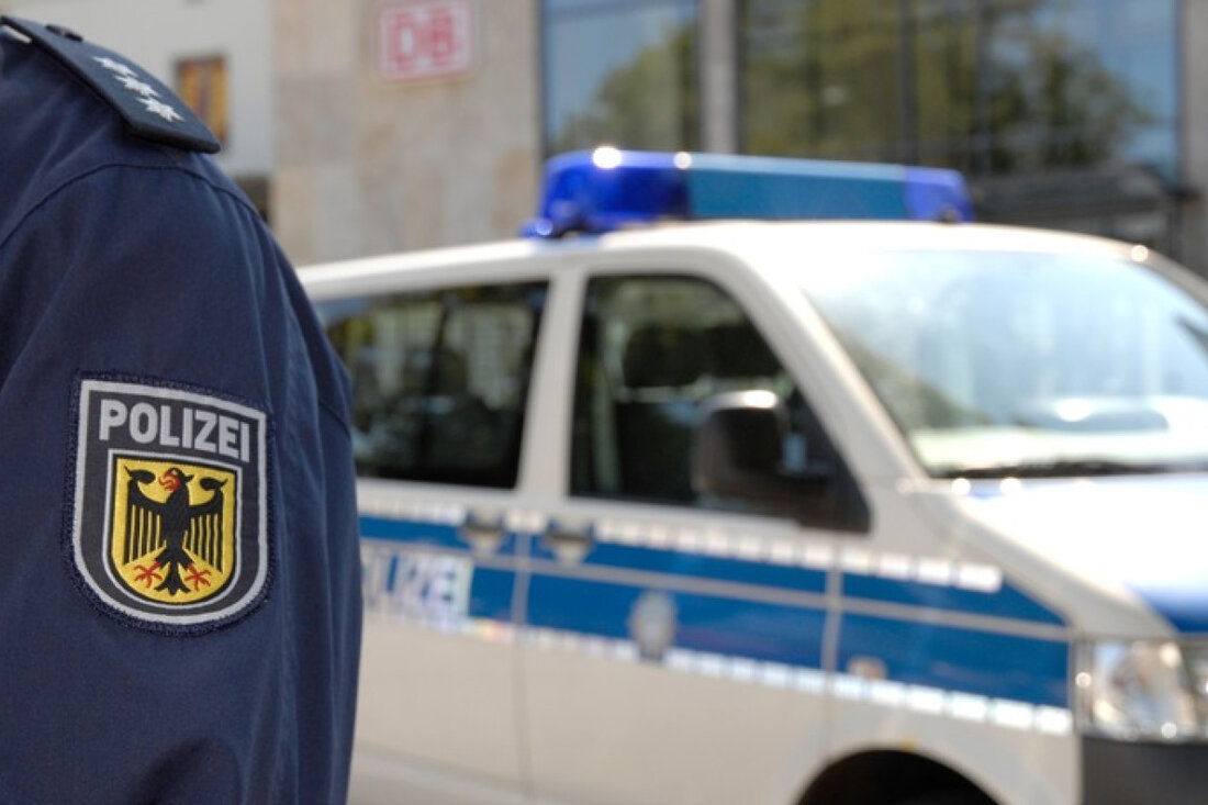 Bundespolizei München verhaftet zwei Syrerinnen bei wiederholten Einreiseversuchen. Fälschungen scheitern an Grenzkontrollen.