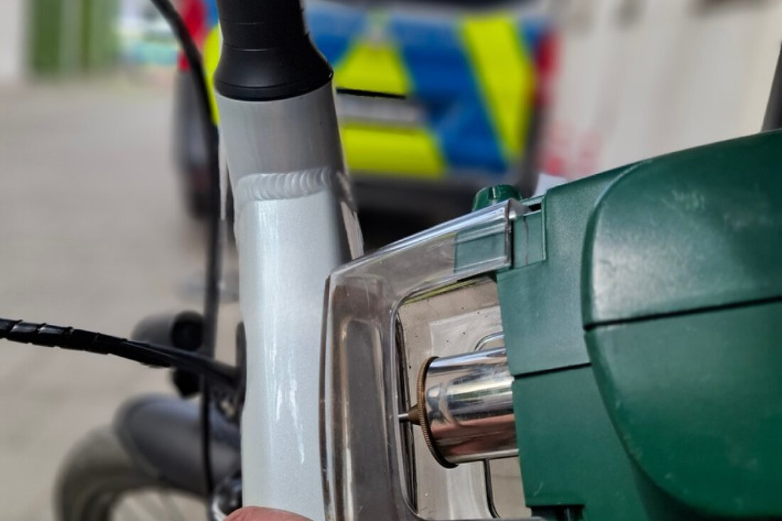 Polizei Darmstadt codiert am 22. Mai 50 Fahrräder, um Diebstähle zu verhindern und gestohlene Räder leichter zurückzugeben.