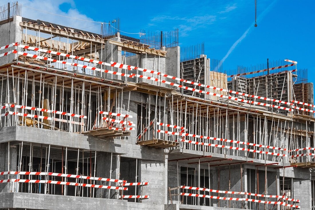 Entdecken Sie auf der EXPO REAL am 7. Oktober, wie der Wohnungsbau aus der Krise kommen kann! Diskutieren Sie mit Experten und politischen Entscheidungsträgern über Lösungen für bezahlbaren Wohnraum in Deutschland, ein Jahr vor der Bundestagswahl. Jetzt mehr erfahren!
