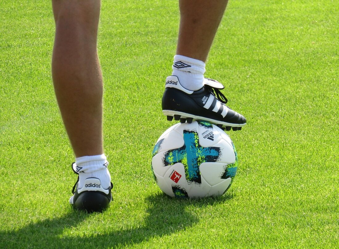 Erfahren Sie alles über die aktuellen Spiele der Bundesliga und 2. Bundesliga am kommenden Wochenende. Mit exklusiven Übertragungen auf Sky und WOW verpassen Sie keine spannende Partie und können die Spiele in UHD/HDR sowie Dolby Atmos® erleben. Freuen Sie sich auf packende Duelle und interessante Analysen der Experten.