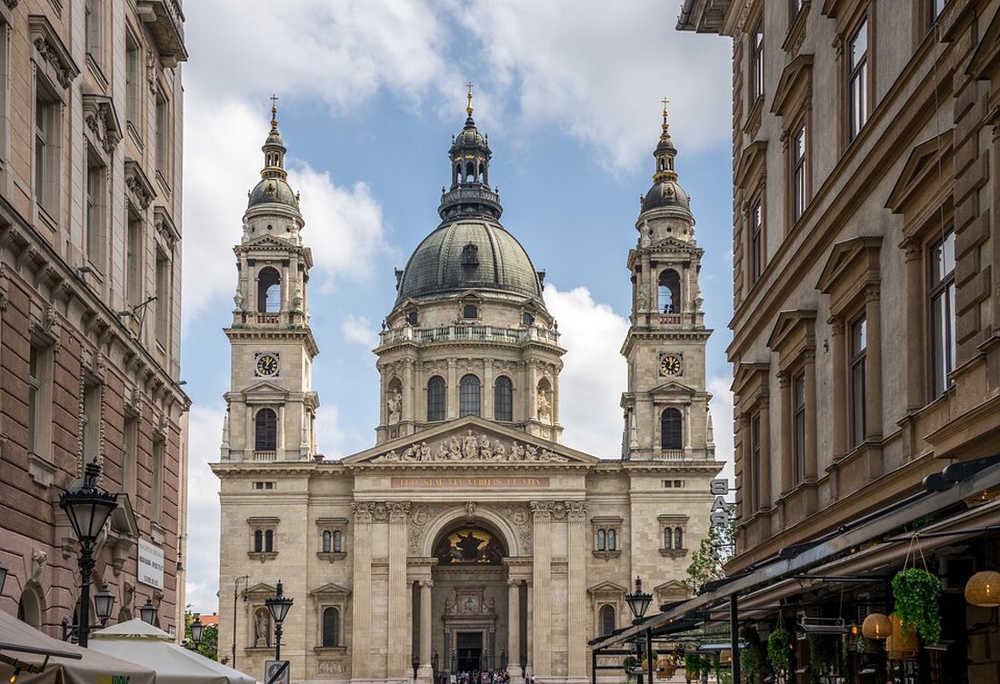 Deutsche Bischöfe vollziehen umstrittenen Reformschritt in Bonn - Neuer Synodaler Ausschuss verabschiedet - wichtige Entwicklungen in der katholischen Kirche in Deutschland.
