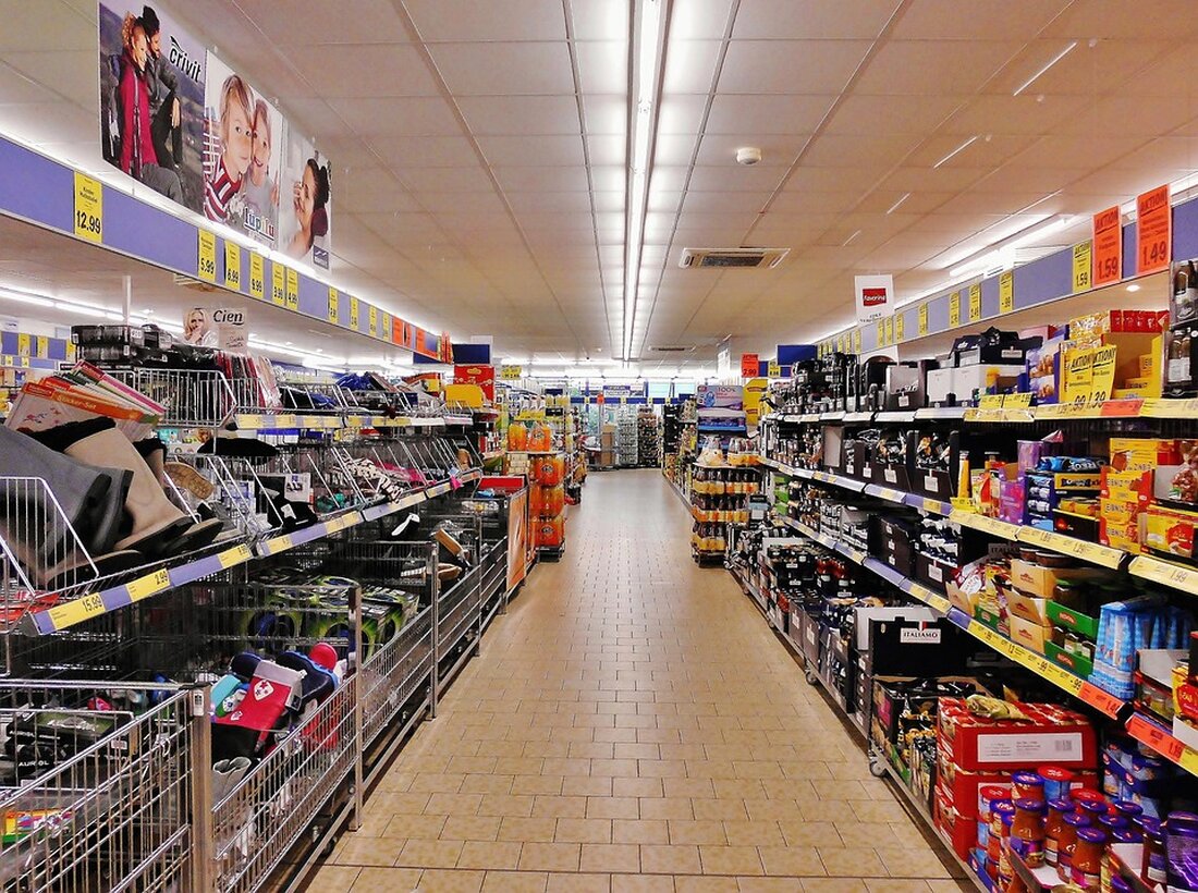 Entdecken Sie die neue Einzelhandelsstudie "Superlist Environment" von Questionmark, die die Nachhaltigkeitsstrategien deutscher Supermärkte wie Aldi, Edeka, Lidl und Rewe bewertet. Erfahren Sie, wie die Studie zur Proteinwende und zur Bekämpfung des Klimawandels beiträgt. Die Ergebnisse werden 2025 veröffentlicht und bieten spannende Einblicke in verantwortungsvolles Handeln im Lebensmitteleinzelhandel.