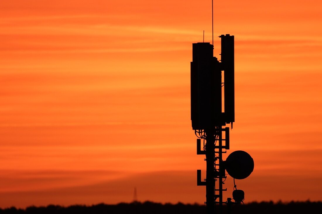 Telekom verbessert die Mobilfunkversorgung im Landkreis Elbe-Elster mit zwei neuen Standorten in Bönitz und Doberlug-Kirchhain. Erfahren Sie mehr über den Ausbau, die gesteigerte Bandbreite und die geplanten Erweiterungen bis 2026. Informieren Sie sich jetzt über die Verfügbarkeit an Ihrem Wohnort!