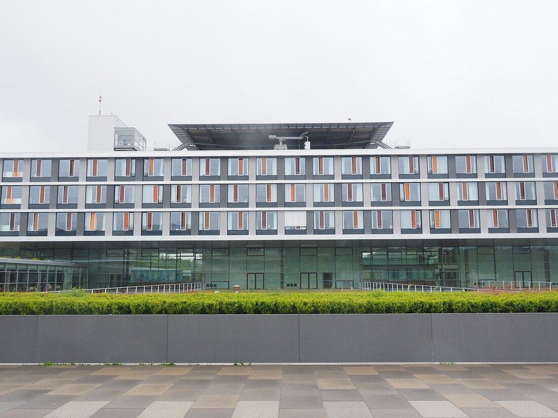 Das Klinikum Stuttgart freut sich über neue, gut ausgebildete Pflegekräfte. Erfahren Sie mehr über die Rolle der Pflege und die vielfältigen Karrierepfade in der Gesundheitsberufe-Ausbildung.