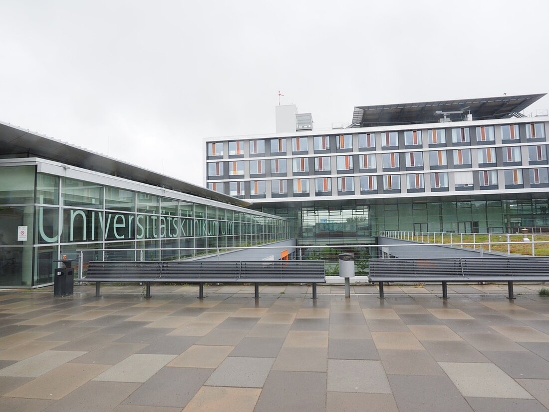 Das Klinikum Frankfurt (Oder) wurde erneut mit dem DDG-Siegel "Klinik mit Diabetes im Blick" ausgezeichnet. Diese Ehrung bescheinigt die hohe Kompetenz in der Diabetesversorgung und sichert die bestmögliche Behandlung für alle Patienten. Erfahren Sie mehr über die qualifizierten Teams, umfangreiche Schulungen und Maßnahmen, die für eine optimale Diabetesversorgung sorgen. Besuchen Sie unsere Webseite für Details zur erstklassigen medizinischen Versorgung.
