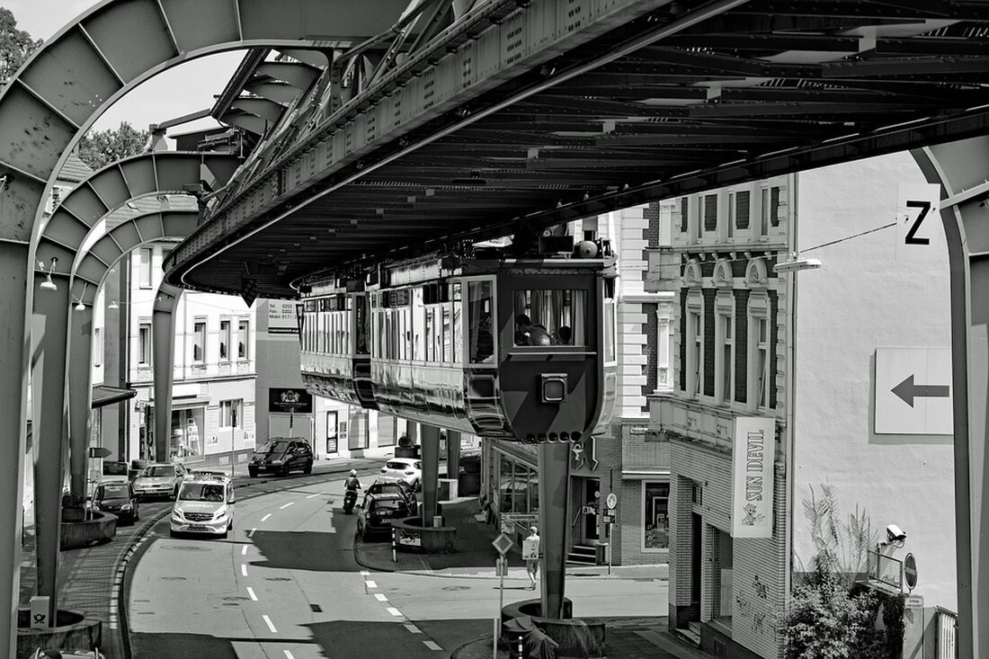 Solingerin freigesprochen: Strack-Zimmermann darf als „Flintenweib“ gelten. Gericht urteilt zur Meinungsfreiheit.
