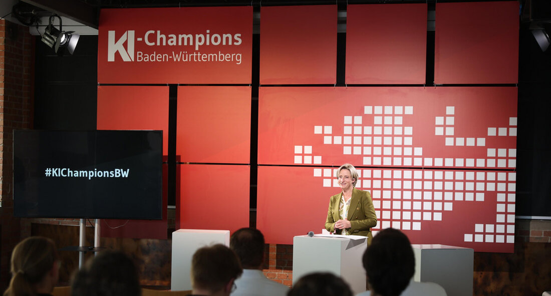 Wirtschaftsministerin Nicole Hoffmeister-Kraut hat neun „KI-Champions Baden-Württemberg“ ausgezeichnet. Acht Unternehmen und eine Forschungseinrichtung wurden im Rahmen einer Online-Preisverleihung für ihre KI-Lösungen ausgezeichnet. Wirtschaftsminister Dr. Nicole Hoffmeister-Kraut hat in Stuttgart zum dritten Mal die „KI-Meister Baden-Württemberg„ausgezeichnet. Acht Unternehmen und ein Forschungsinstitut wurden im Rahmen von a Online-Preisverleihung für ihre KI-Lösungen ausgezeichnet. „Ich freue mich sehr, dass sich der Wettbewerb ‚KI-Champions Baden-Württemberg‘ in seiner dritten Runde etabliert hat. Dies zeigt einmal mehr das Potenzial von KI-basierten Lösungen, die wir bereits im Land und vor allem aus dem Land haben und das in diesem Bereich.“ Themenvielfalt. ‚AI made in BW‘ ist längst Realität“, …