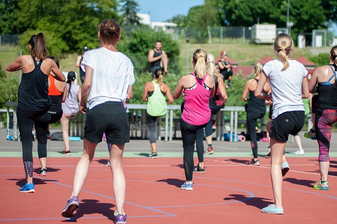 Erleben Sie das 4. Kita-Sportfest in Lichtenberg-Hohenschönhausen vom 22. bis 24. Oktober 2024! Kinder nehmen an spannenden sportlichen Aktivitäten teil, um ihre motorischen Fähigkeiten zu fördern. Seien Sie dabei, wenn Bezirksstadträtinnen die Veranstaltung unterstützen und das Gemeinschaftsgefühl stärken. Informationen zu Programm und Teilnahme finden Sie hier!