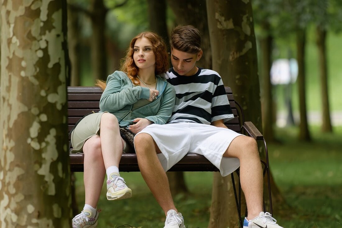 Erleben Sie das Kinder- und Jugendfilmfestival „Schulterblick“ am 23. November 2024 im Haus der Jugend Charlottenburg! Junge Talente aus Berlin präsentieren ihre kreativen Kurzfilme, während eine Jugendjury die besten Werke auszeichnet. Der Eintritt ist frei. Seien Sie dabei und unterstützen Sie die nächsten Filmstars!