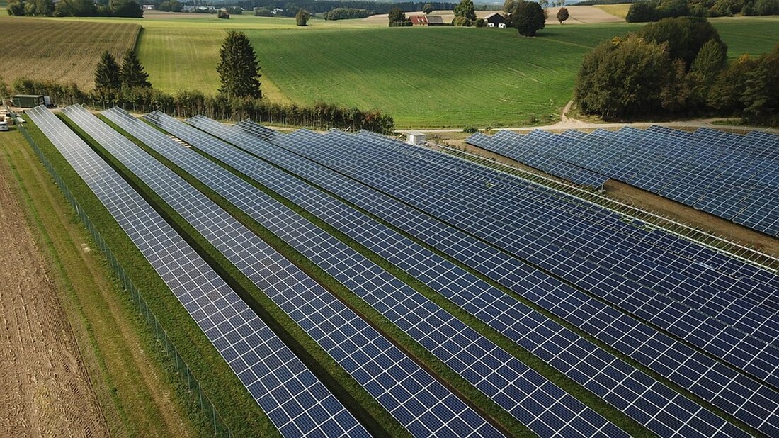 Entdecken Sie den Workshop „Solarmodule – öko und fair?“ am 5. Dezember 2024 im FHXB Friedrichshain-Kreuzberg Museum. Erfahren Sie mehr über die sozialen und ökologischen Herausforderungen in der Solarbranche und lernen Sie, verantwortungsvolle Kaufentscheidungen zu treffen. Kostenloser Eintritt, Anmeldung erforderlich.