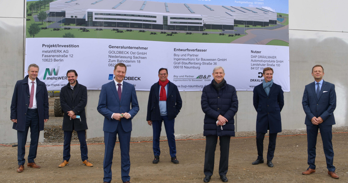 Richtfest für den neuen Standort für die Produktion von Hochvoltbatterien in Leipzig - Stadt Leipzig