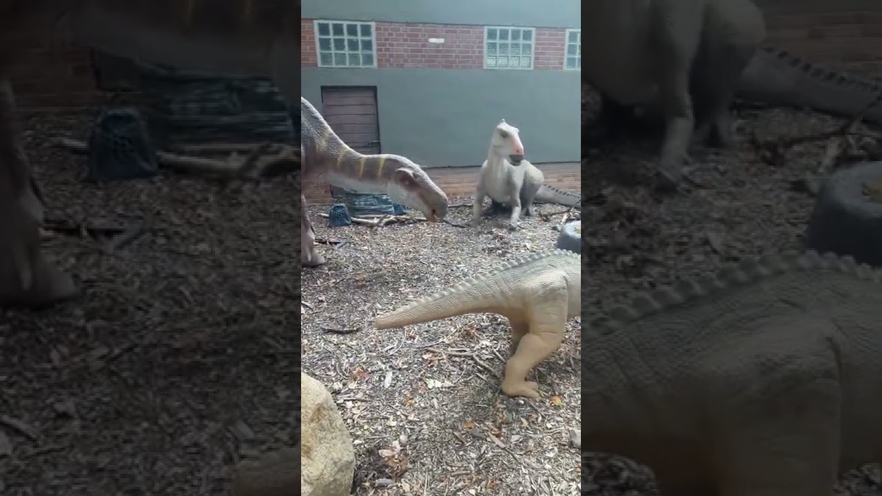 Dino-Figuren im Leipziger Zoo