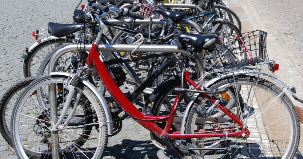 Fahrradcodierung vor dem UiZ: Kostenlose Diebstahlsicherung für Leipziger Bürger