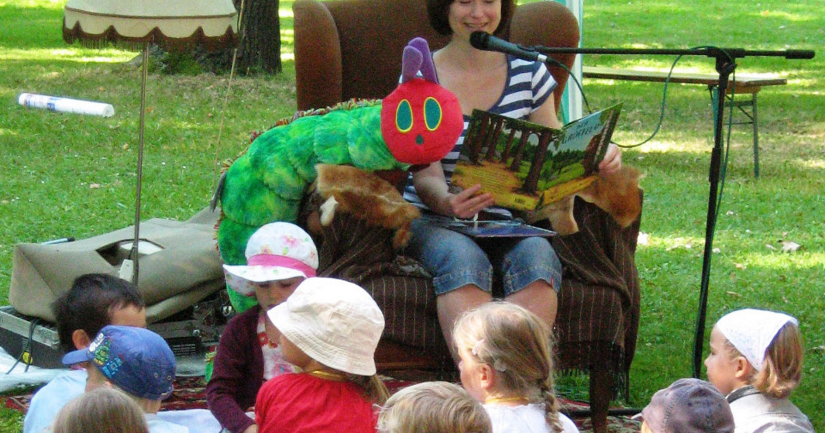"LeseLust im August" 2023: Kinder sind herzlich zum Vorlesefest im Clara-Zetkin-Park eingeladen