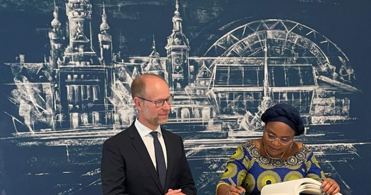 Sambische Botschafterin Winnie Chibesakunda besucht Leipzig