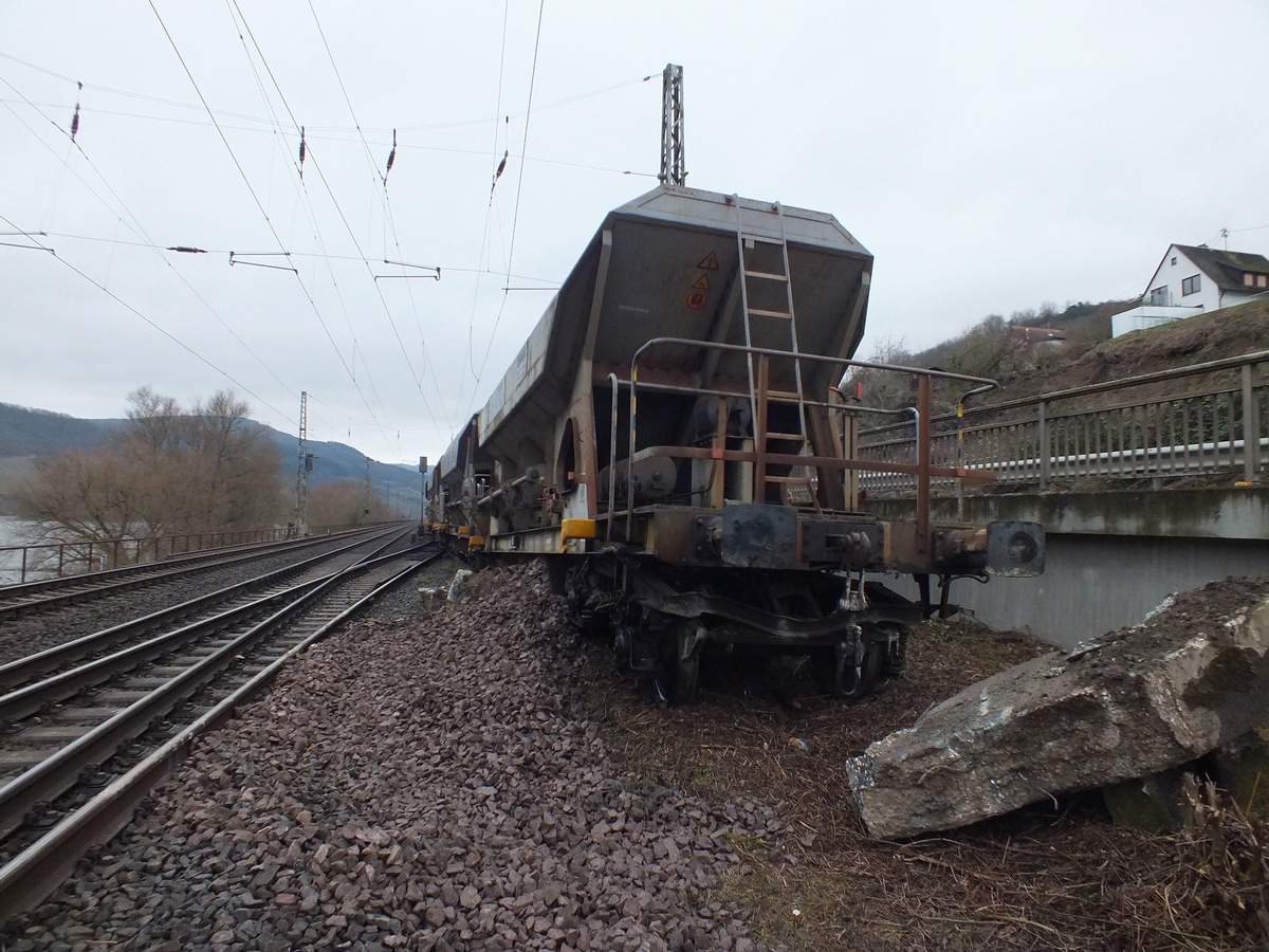 Zug entgleist in Niederheimbach: Bahnverkehr vorübergehend gestört!