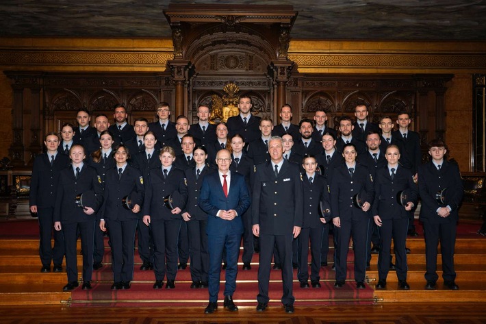 35 neue Bundespolizisten vereidigt: Ein großer Tag für Hamburg!