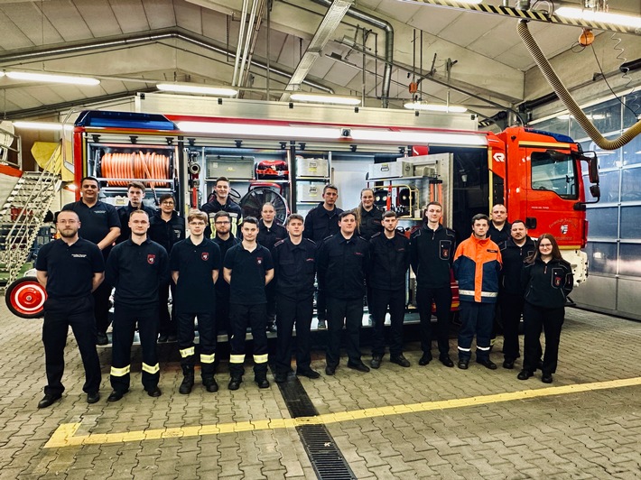 Neue Feuerwehrhelden in Schwalmtal: Truppmann-1-Lehrgang gestartet!
