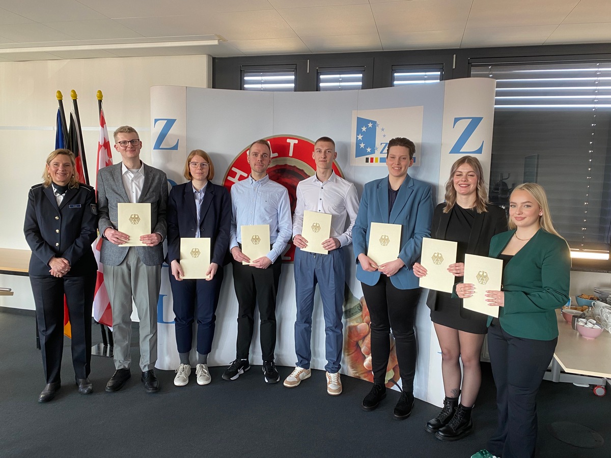 Neue Karrierechancen: Sieben Bachelorstudenten starten beim Zoll in Bremen!