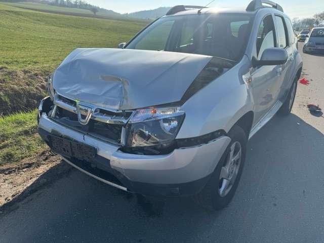 Verkehrsunfall in Auetal: Zwei Leichtverletzte und hoher Sachschaden