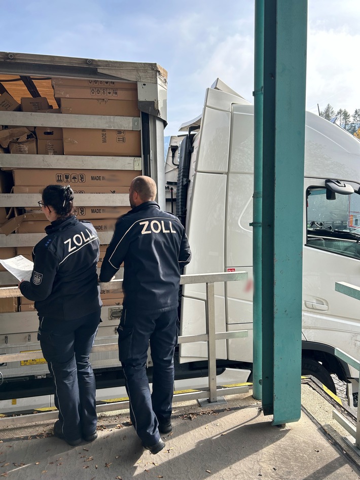 Zollkontrollen in Rosenheim: Verbraucherschutz gegen gefährliche Waren!