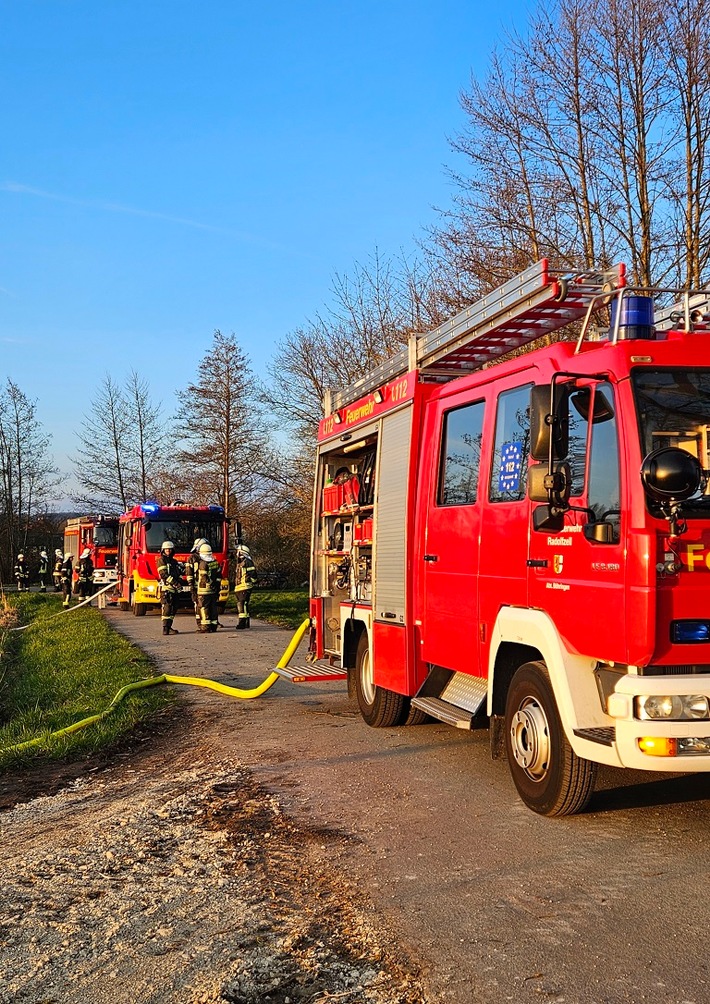 Feuerwehr Radolfzell: Schneller Einsatz löscht Flächenbrand in Böhringen!