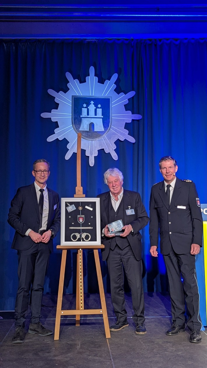 Rolf Zuckowski: Neuer Ehrenkommissar der Polizei Hamburg geehrt!