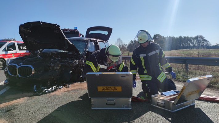 Verkehrsunfall auf B3: Feuerwehr Celle im Einsatz bei Kollision!